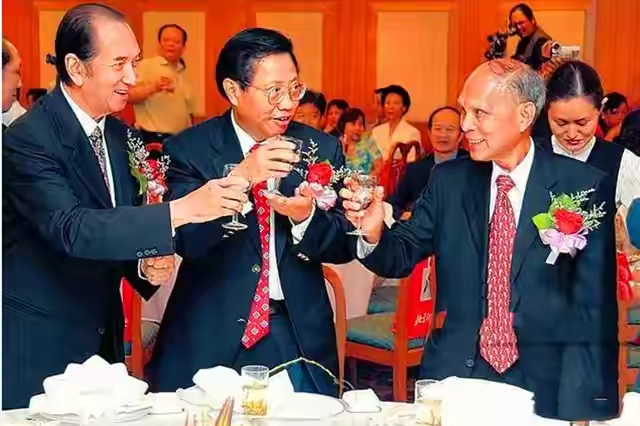 澳门教父崩牙驹视频,澳门何鸿燊和崩牙驹