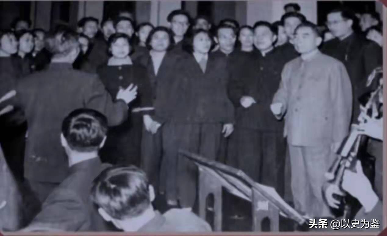 《歌唱祖国》为什么叫第二*歌国**？总理下令传唱，主席称赞写得好