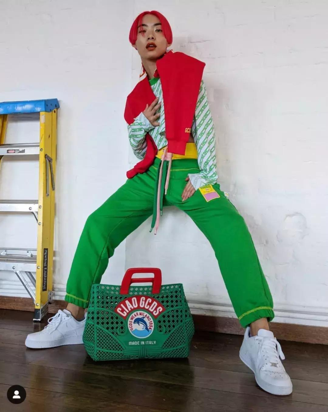 火爆全宇宙的“泫雅风”背后有着怎样的文化元素？转发送眼影盘