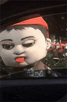 搞笑gif段子妹子有点太淘气了,搞笑gif妹子你又调皮了