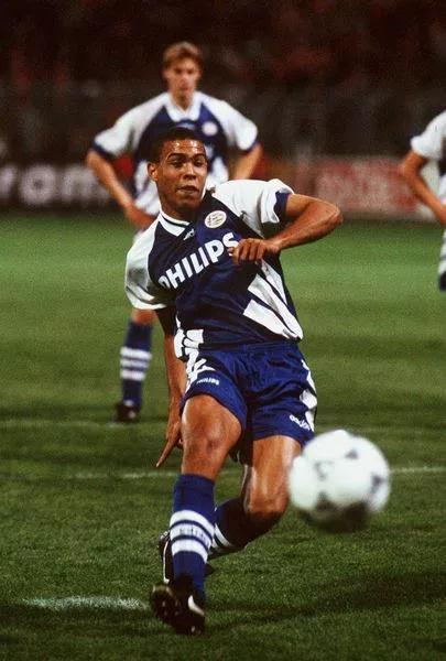 传奇巨星罗纳尔多2011,传奇巨星罗纳尔多什么时候出