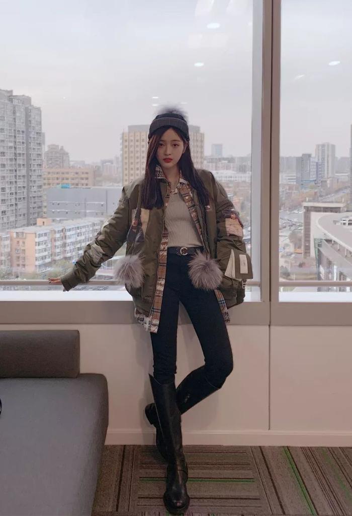 杨幂特别火袜子鞋,杨幂同款烟筒靴鞋子搭配