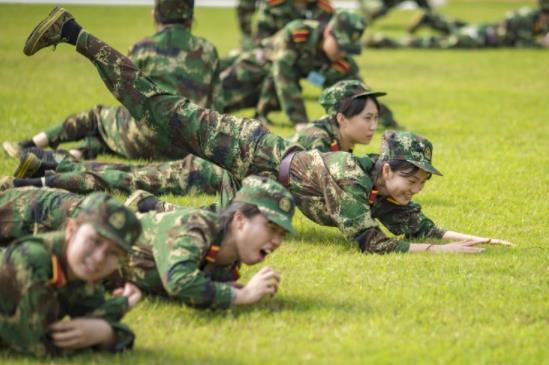 高中军训和大学军训有什么区别,大学军训大概有什么内容