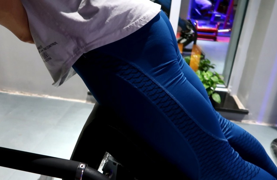 侧腰山羊挺身正确训练方法,山羊挺身练背替代动作