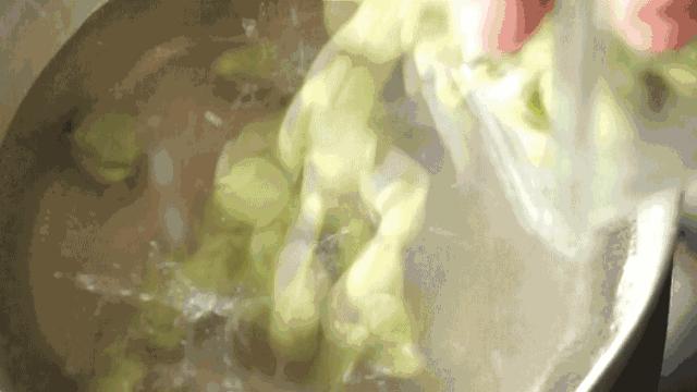 警惕这些食物让孩子越吃越傻,警惕多人吃这道菜后中毒进医院