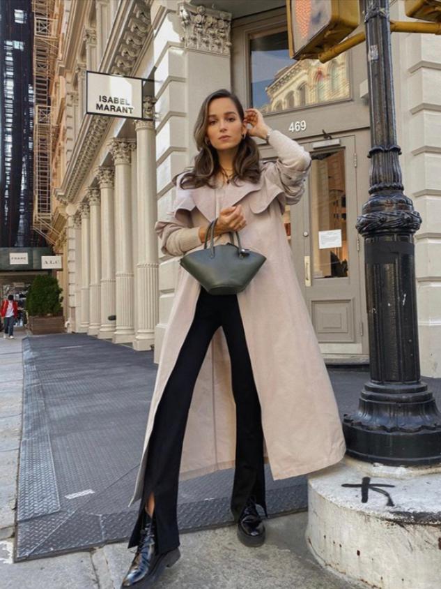 今秋火了一种外套,杏色风衣长款的最佳搭配