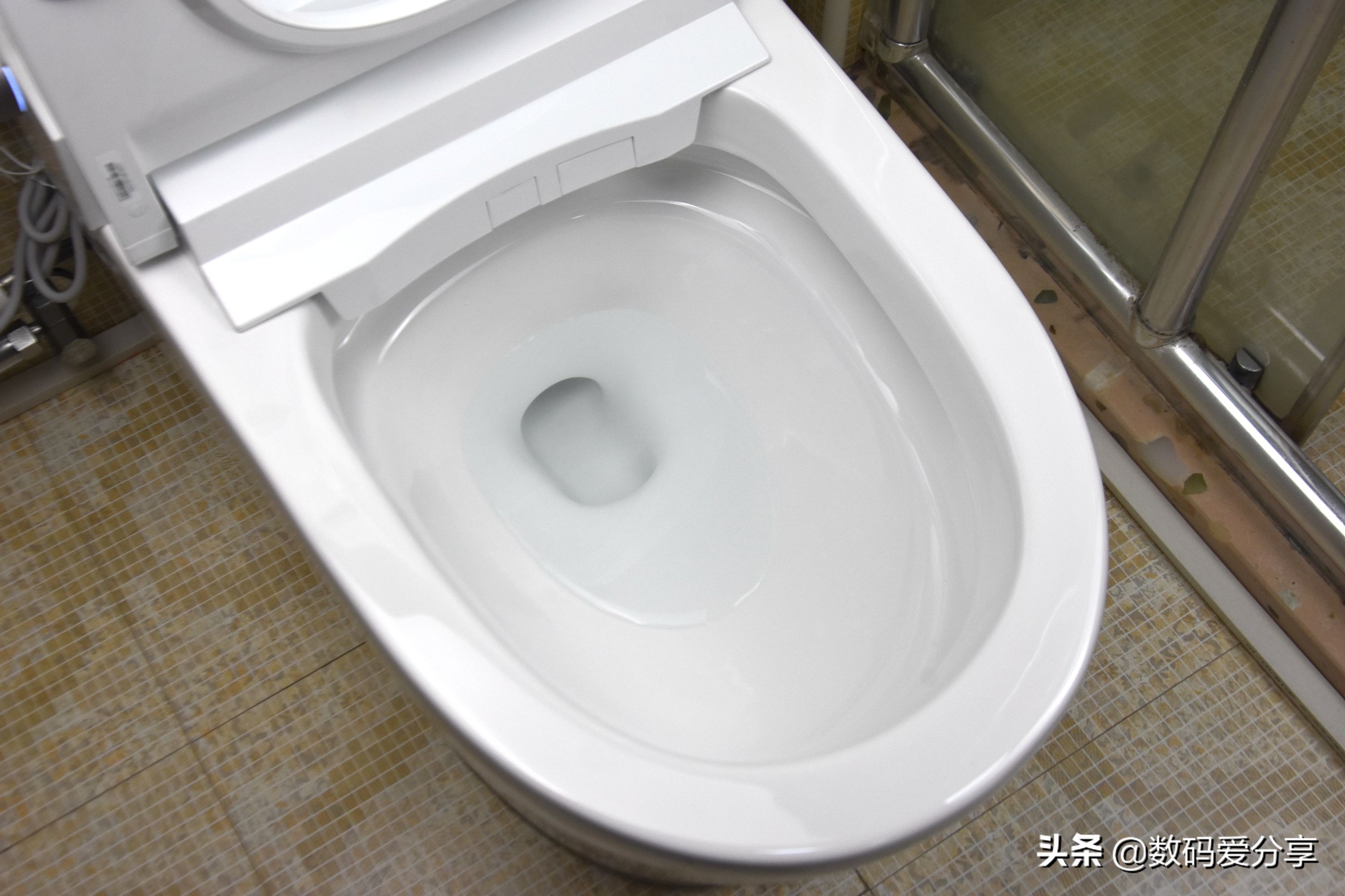 自动感应智能马桶,电动马桶智能自动冲水马桶