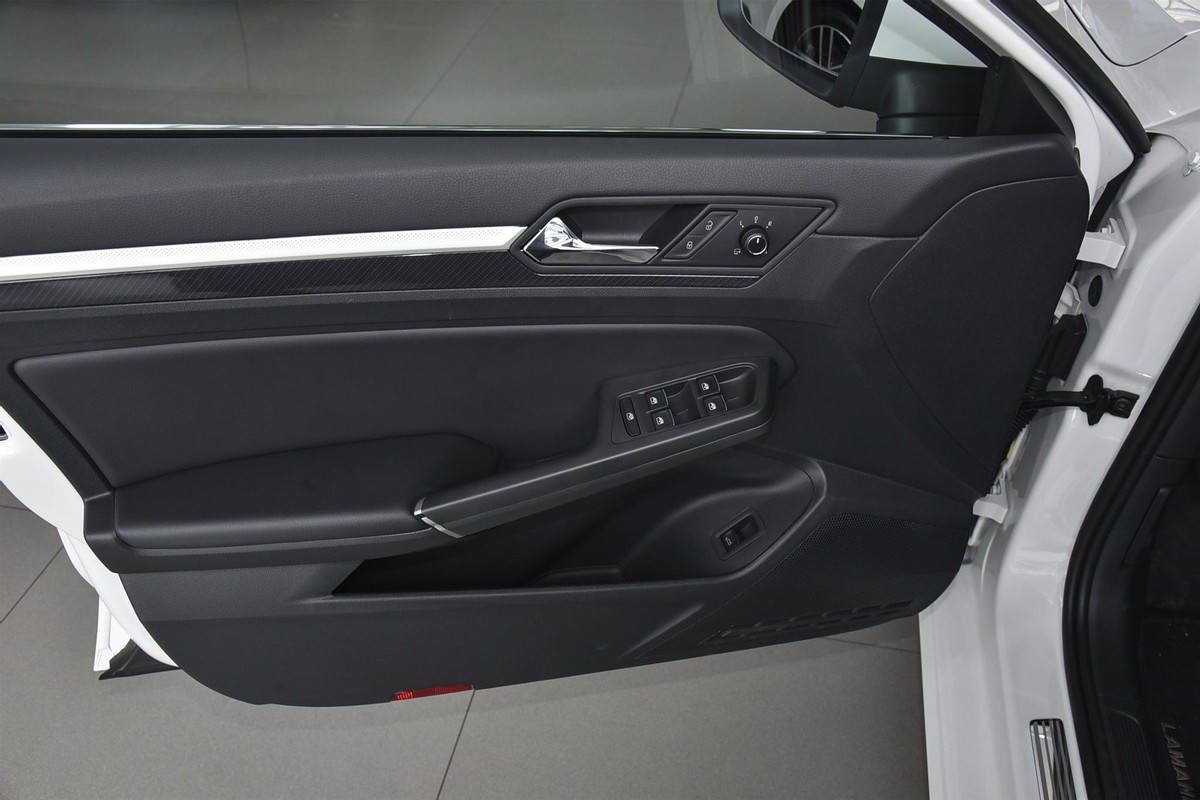 凌渡无边框车门漏风漏雨吗,凌渡主驾驶车门漏风怎么处理