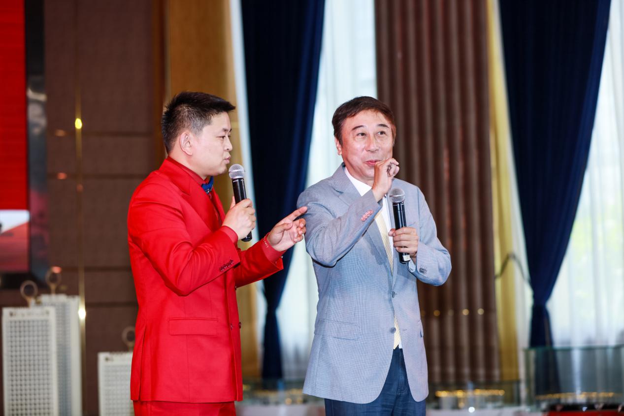 春晚换导演了，这人你认识吗？今年春晚你会看吗？