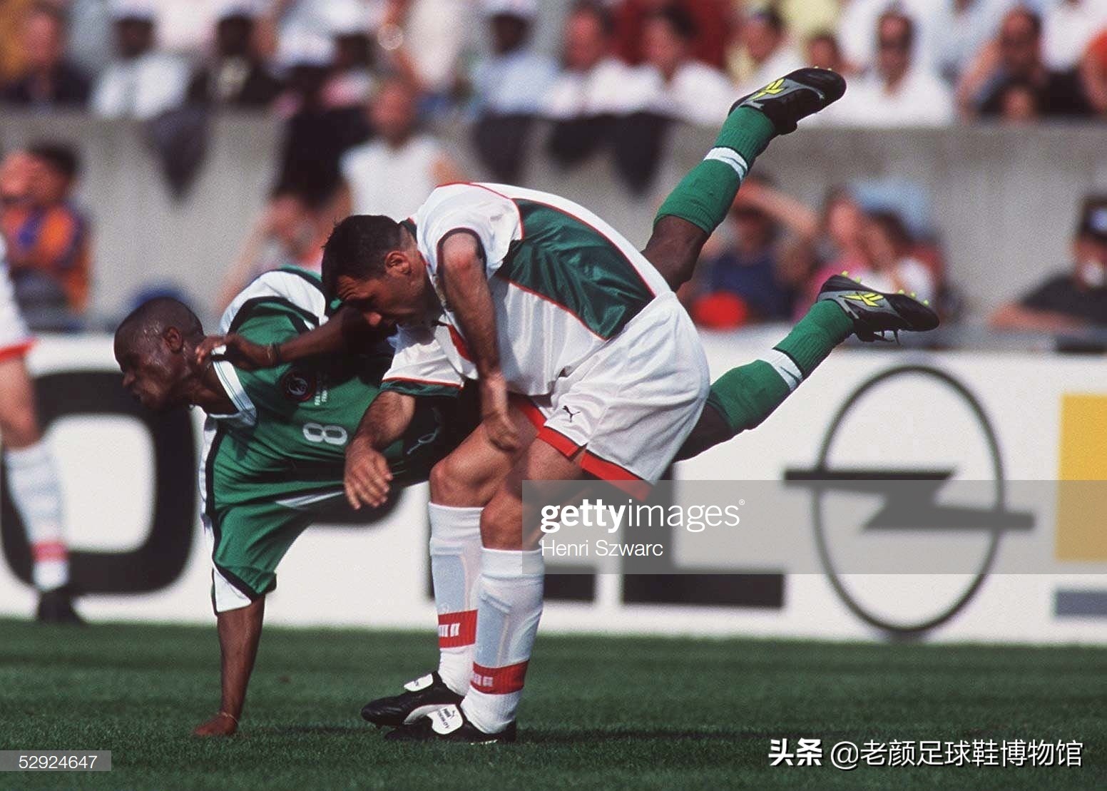 被终身禁赛的共产主义球王，最痛恨皇马的巴萨巨星曾经当过炊事员