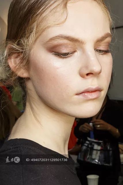 EIGSHOW丨鞠婧祎、李艺彤的仙女春夏妆容能让你美出新高度！