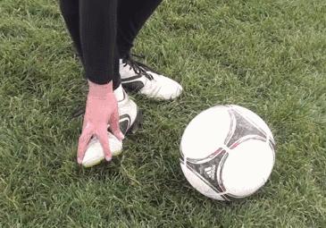 内脚背弧线球教程,怎么用内脚背发力