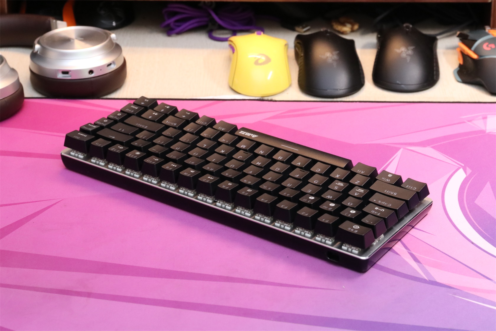 那款好用的小键盘终于出无线款了黑爵AK33分享