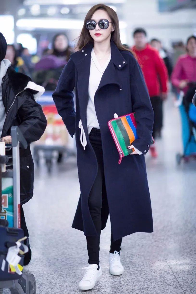 唐嫣罗晋红毯穿搭,唐嫣罗晋机场穿搭情侣款满满cp感