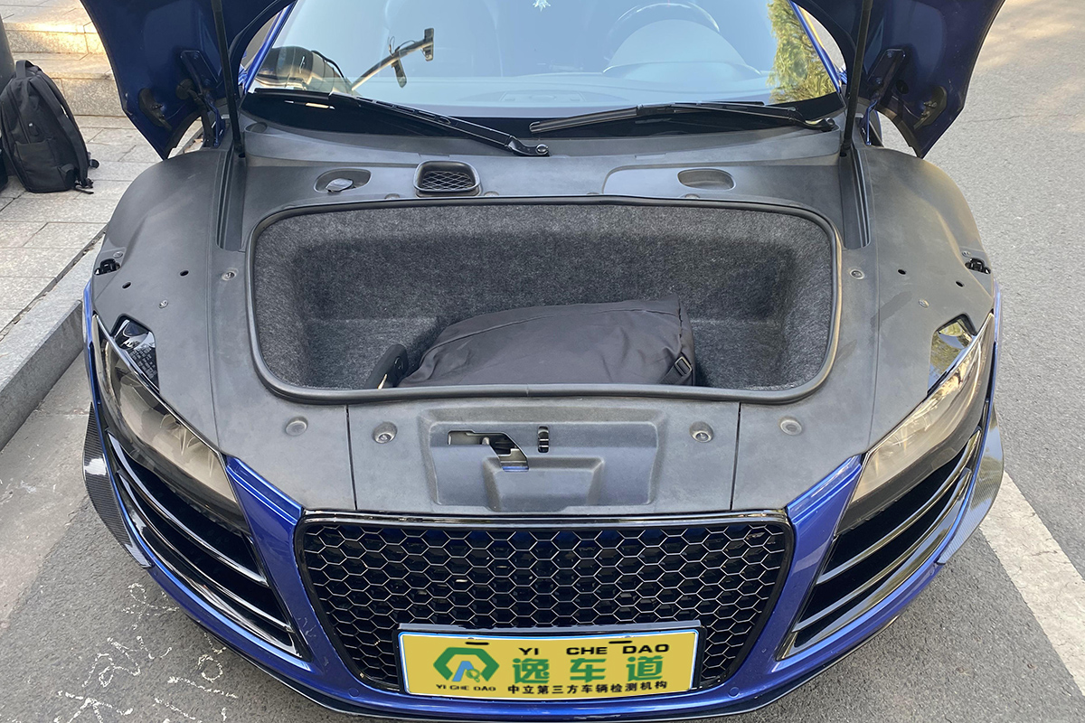 奥迪r808年敞篷二手,奥迪r8的真实视频