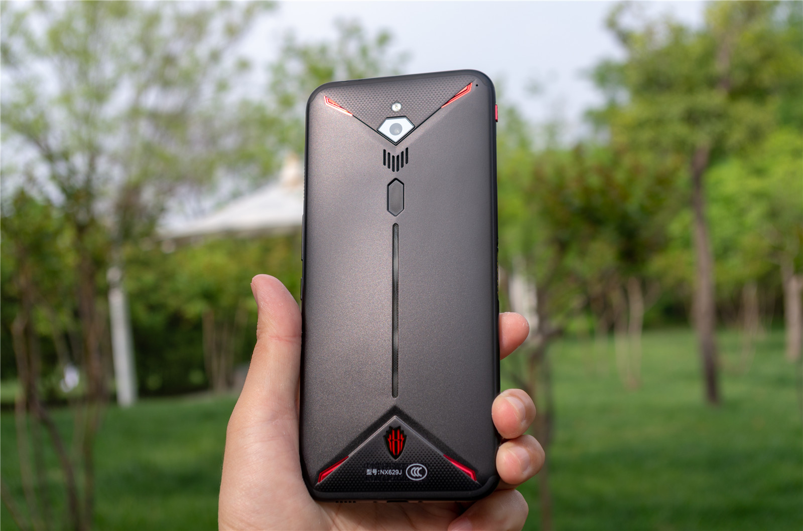 2899元起！红魔3评测：骁龙855+主动散热风扇