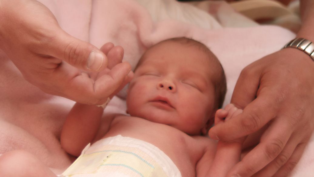 堵奶有硬块很痛怎么解决,喂养管堵塞处理