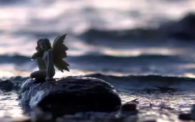 名著阅读红与黑,黑塞玻璃球游戏讲什么