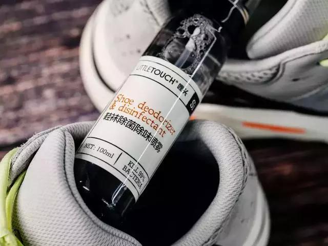 “脚臭”最怕脱鞋尴尬？随身带瓶鞋袜除味喷雾，还你自信每一天