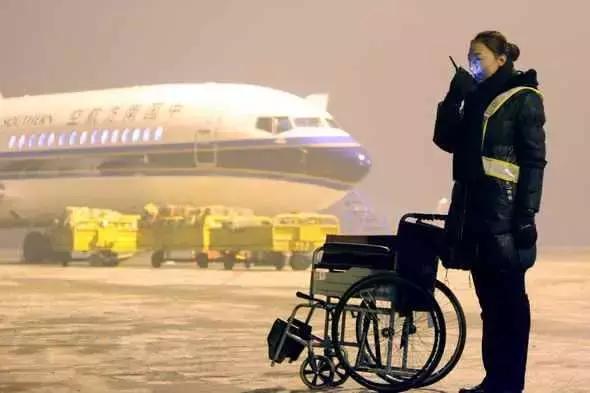 坐飞机有什么免费服务,坐飞机有什么免费的服务