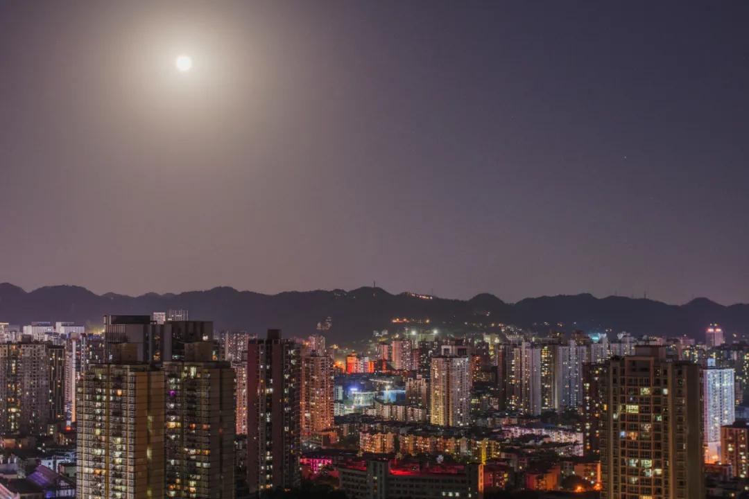 七工匠25f1.8大光圈,七工匠f0.95镜头多大光圈画质最好