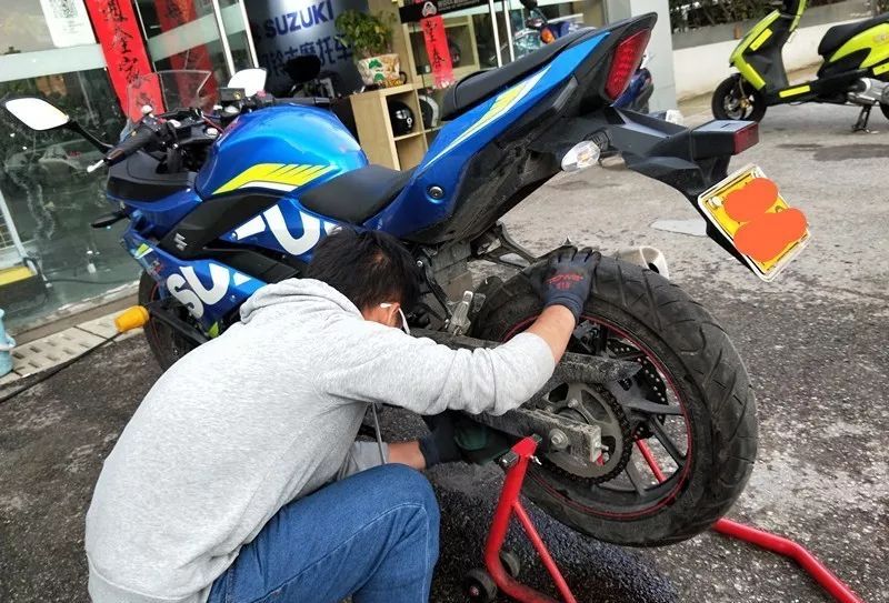 铃木uy125踏板摩托车怎样保养视频,如何为新摩托车进行正确的保养