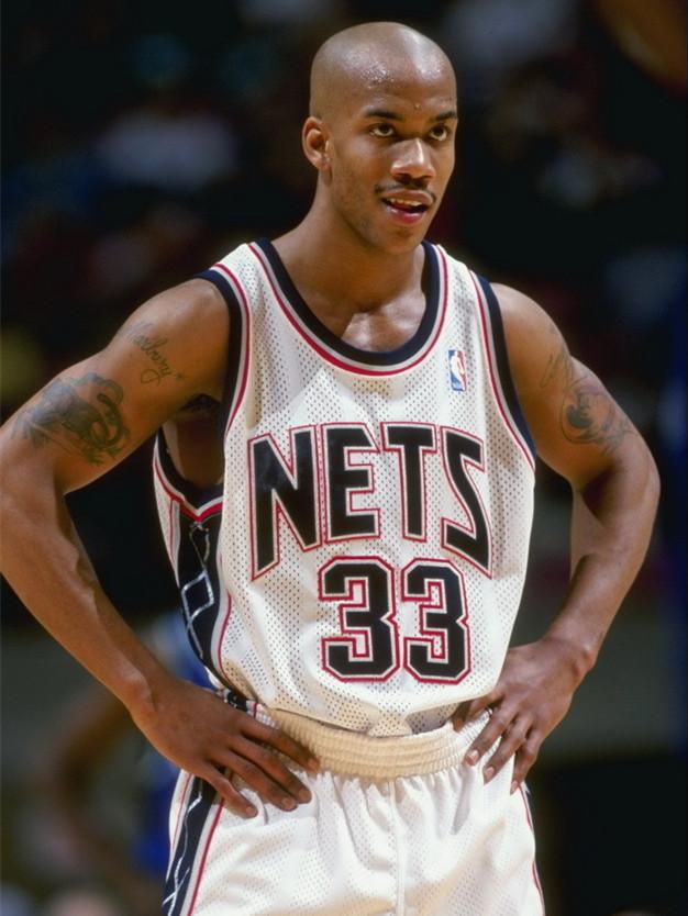 风雨飘摇捉不定，抬头望天何时晴：简评篮网队的艰难历程