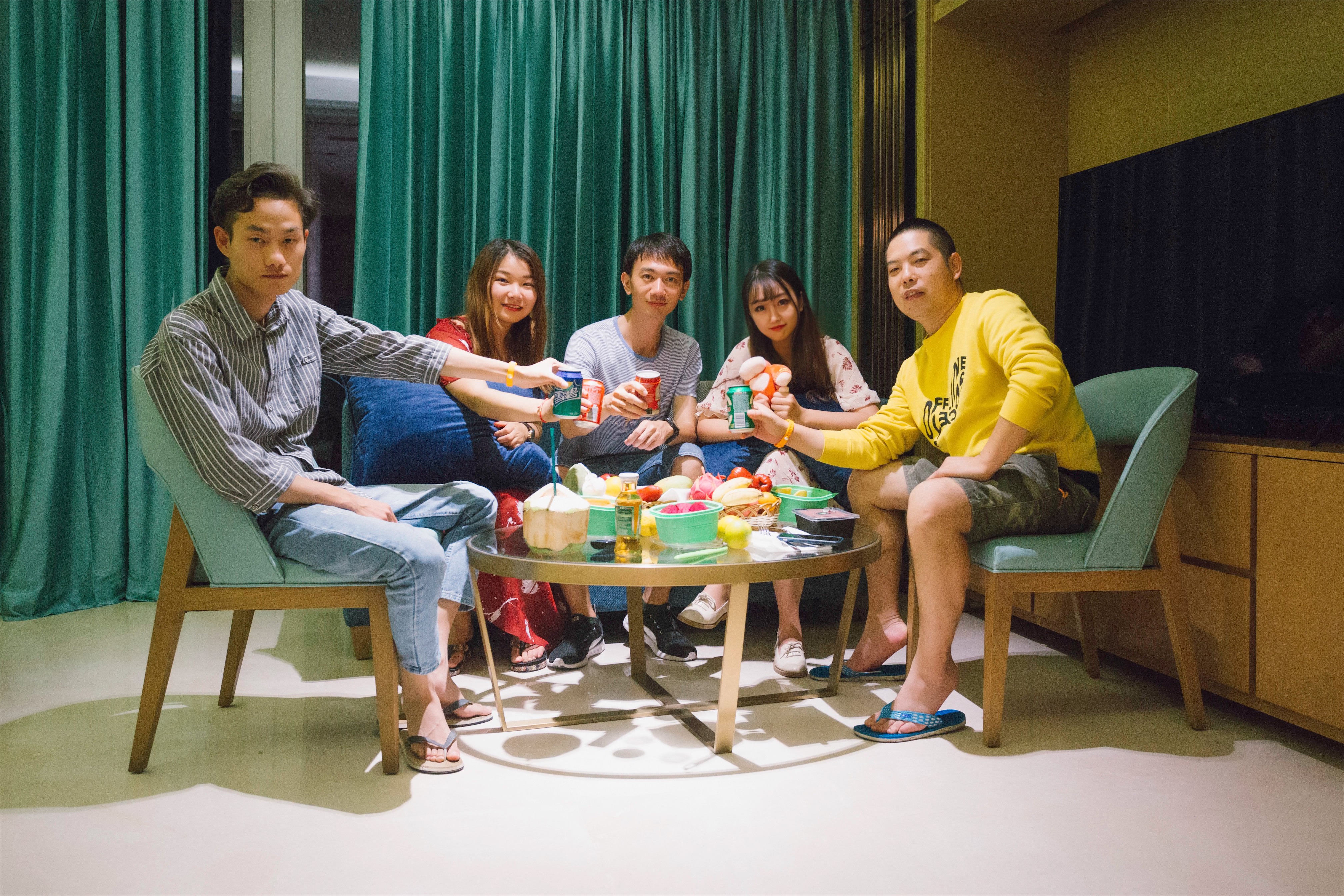 去三亚度假住哪个酒店比较好,三亚包吃住最好的酒店公寓