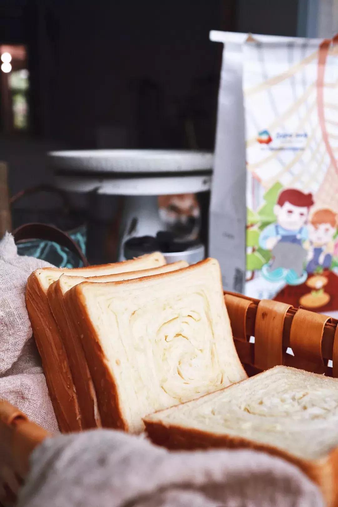 凭借一条吐司火遍全国大江南北，这次终于来到昆明了