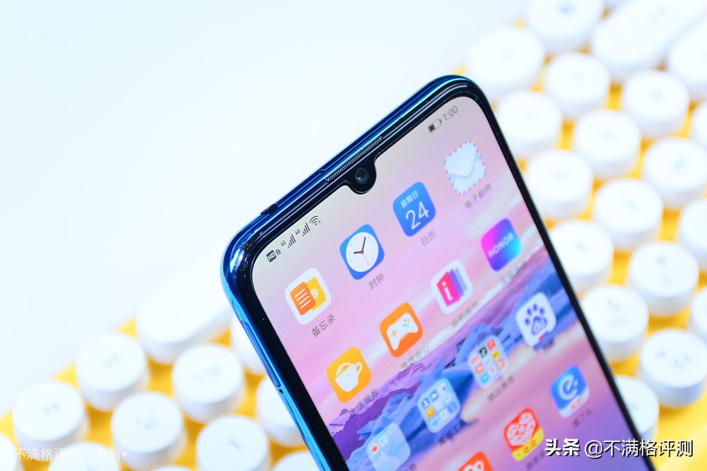 荣耀20青春版缺点,荣耀20青春版评测对比