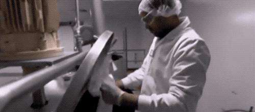 防晒霜放久了变成水,怎么判断防晒霜水油分离