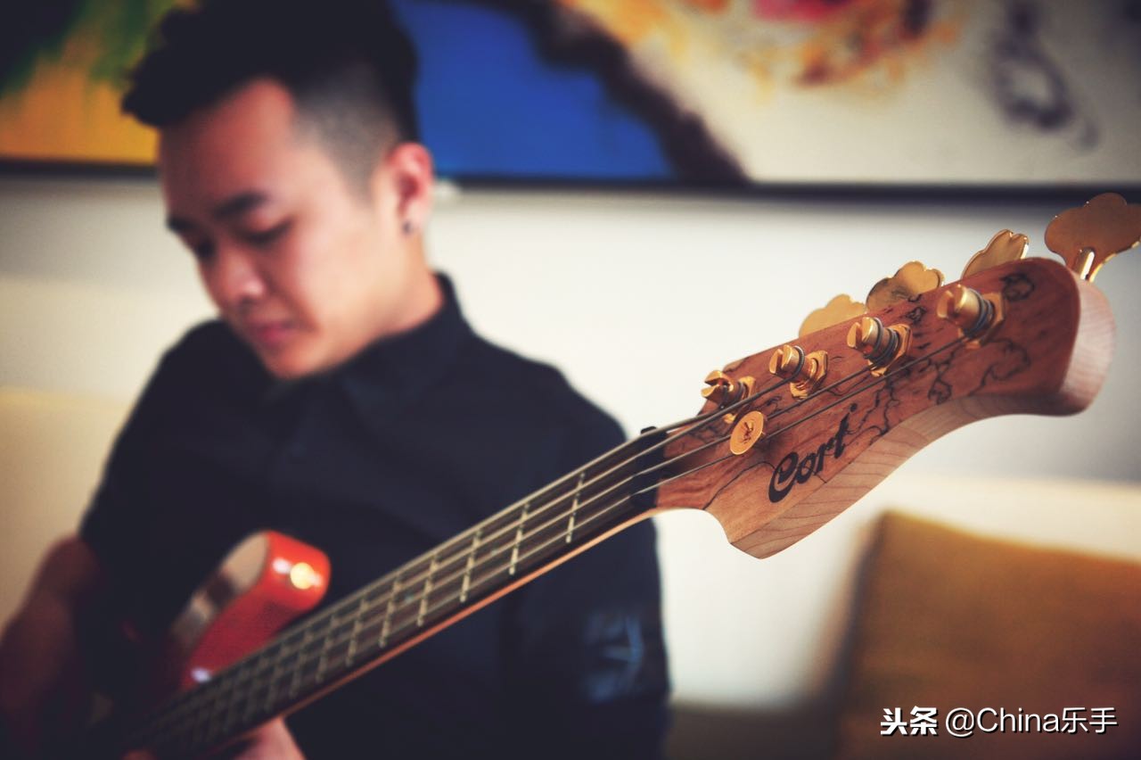 中国乐手专栏——崔文正聊贝斯：不同音乐风格，弹对比弹多更重要