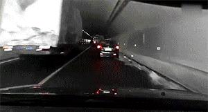 因强光灯导致的车祸怎么判定,被车灯晃眼睛导致事故