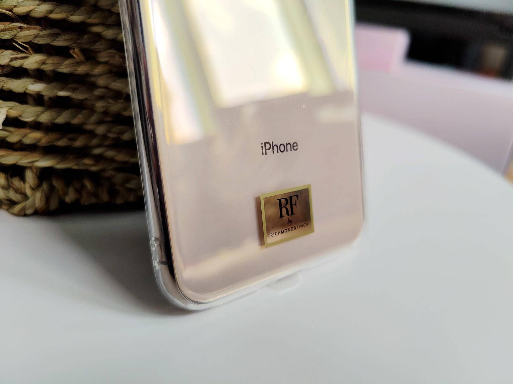 richmondfinch苹果xsmax手机壳,换一张新的手机壳