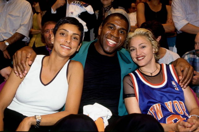 感染了艾滋病的魔术师怎么样了,魔术师艾滋病是怎么治好的