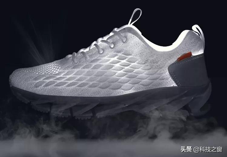 才百元白菜价！阿迪达斯同款科技刀锋鞋，鞋底藏了28片“弹簧”