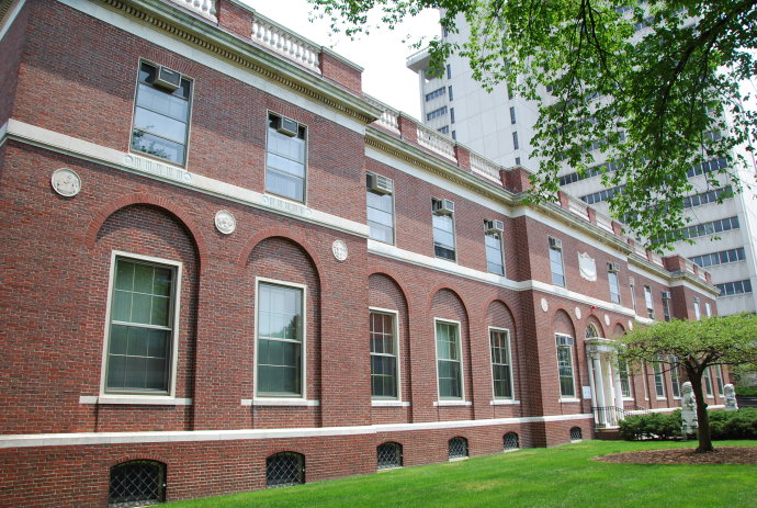 去哪里找家谱,查询家谱祖地