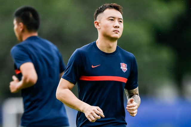 广州队1-4亚泰韦世豪扳平,广州队1比0河北韦世豪