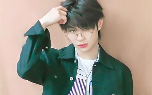 尴尬！两男星人前称兄道弟很亲密，人后却疑扔对方礼物不互关