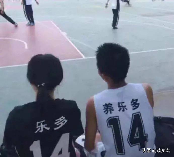 怎么样判断一个男生直不直男,怎么判断一个男的直不直男