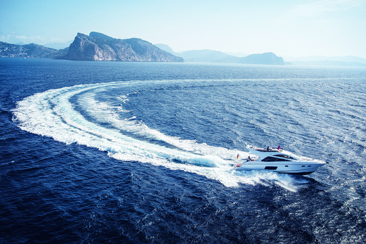 关于三亚游艇出海价格分析，几百万的游艇价格几百块能租到吗？