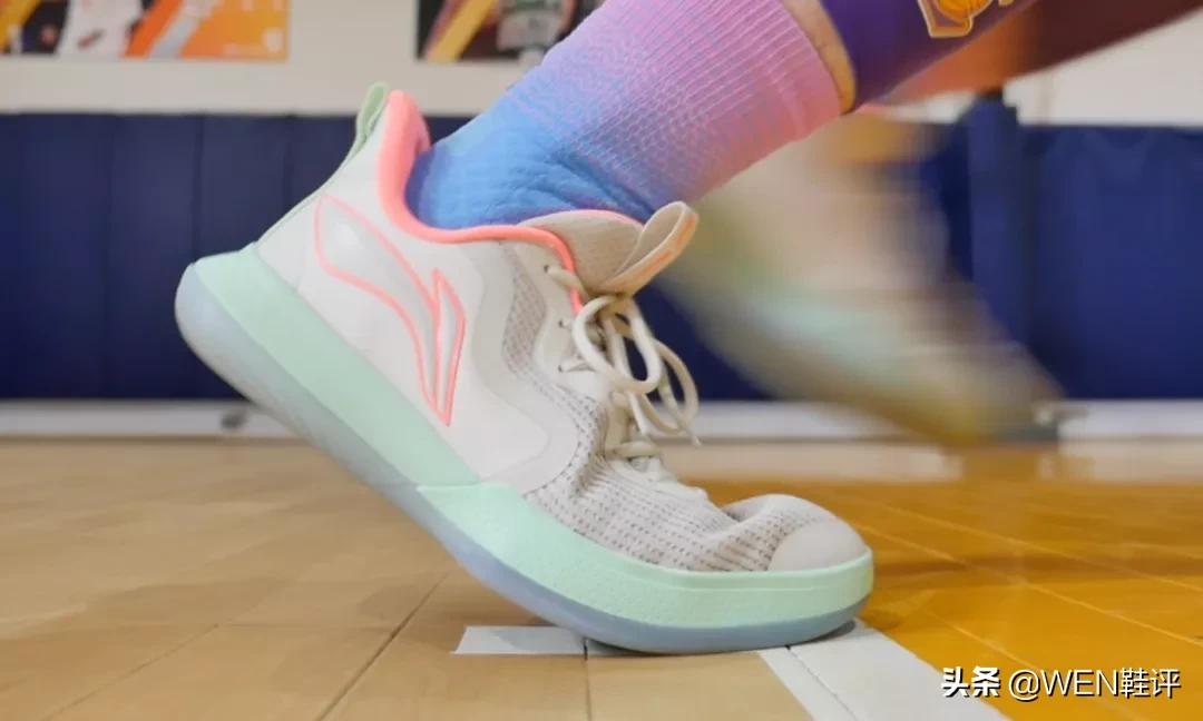 李宁lightfoam和安踏闪能,李宁闪能3.0蓝粉色测评