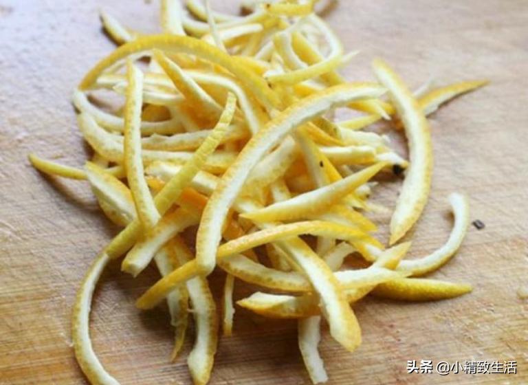 绿萝怎么养成一面墙,怎么让绿萝爬满柱子