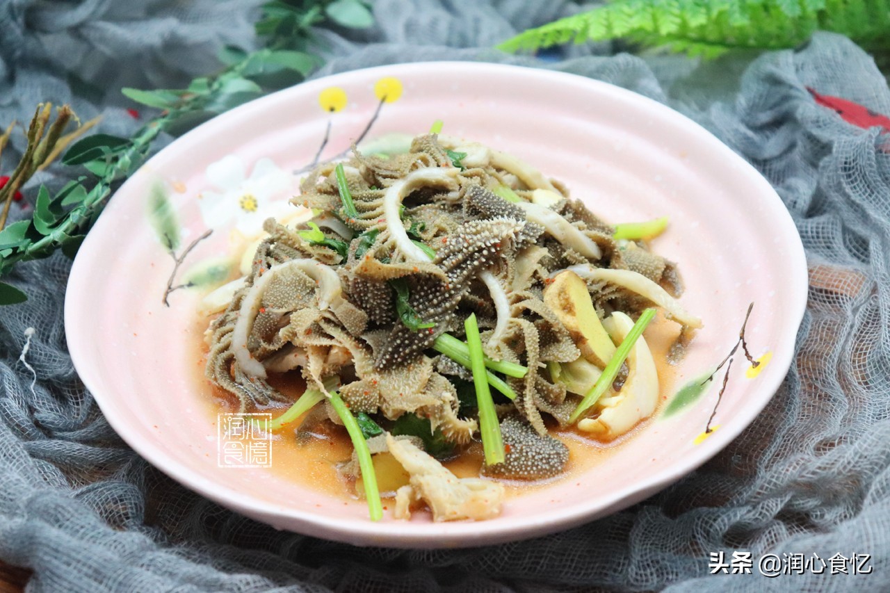 炒牛百叶是多放香菜还是少放香菜,牛百叶能和香菜一起吃吗