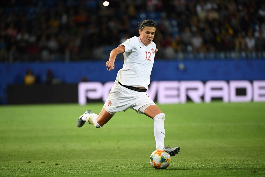 中国女足第一人孙雯身价,孙雯获得过世界足球小姐