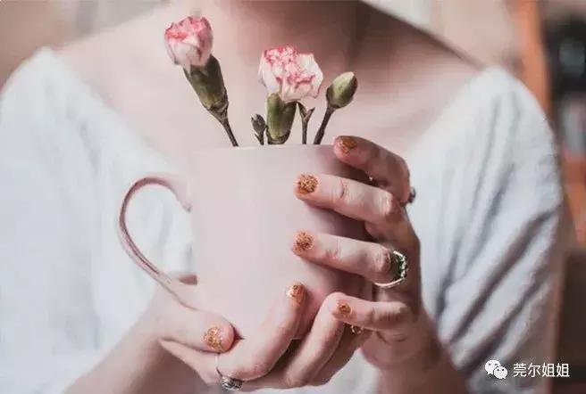 同妻：婚姻冷*力暴**ing我老公的小三是男人