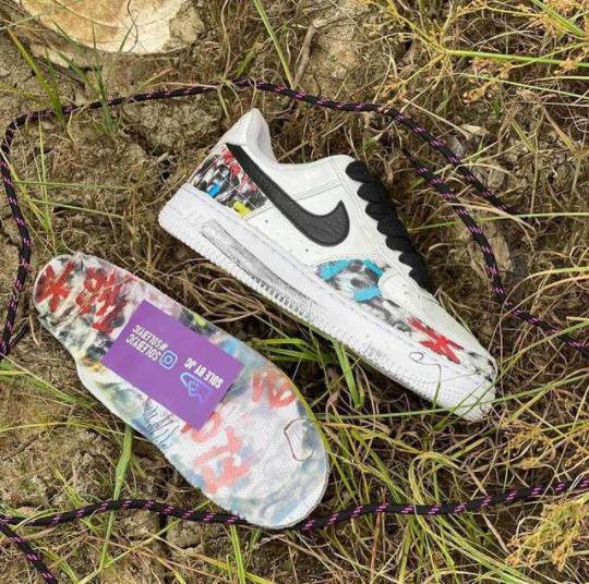 穿上球鞋比泫雅还顶?韩国又一女鞋头崛起,网友称她“性感*弹炸**”