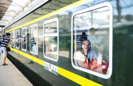 新疆铁路小长假增开列车62列,清明小长假新疆铁路加开列车40列