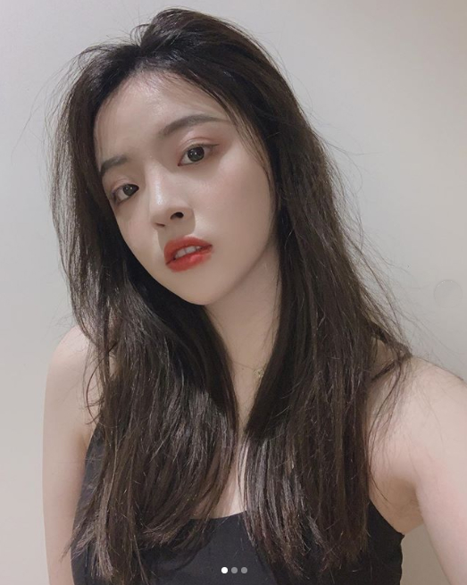 华谊千金晒男友与家人跨年聚会,华谊千金帅气男友