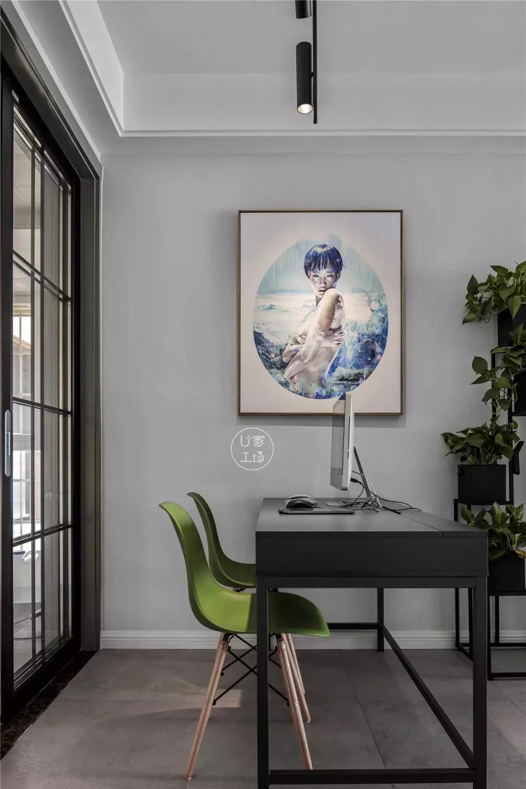 这种黑框玻璃门简直和小户型绝配,一切小黑屋都能被玻璃砖治愈